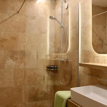 藤原纪香膳食公寓 3*